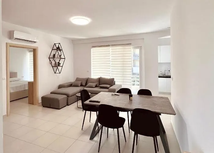 Pine Breeze Apartment Gjiri I Lalezit